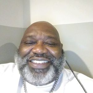 Meet your Posher, Gregory